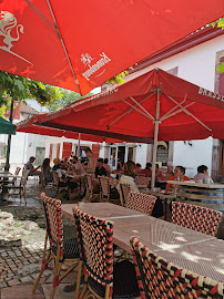 Atmosphère du Restaurant Café du fronton à Saint-Étienne-de-Baïgorry - n°1