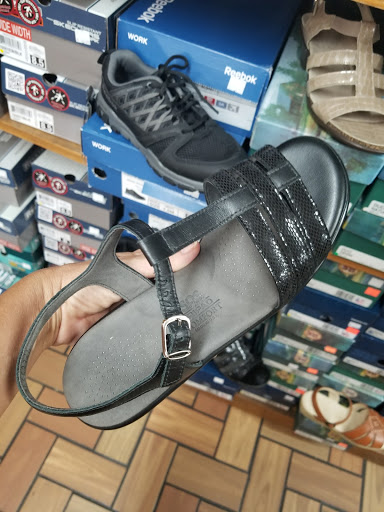 Shoe Store «Hayes Shoes», reviews and photos, 280 Three Springs Rd, Bowling Green, KY 42104, USA