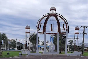 Rotonda Virgen Del Rosario image