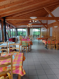 Atmosphère du Restaurant français Auberge le Saint-Bernard à Bettegney-Saint-Brice - n°2