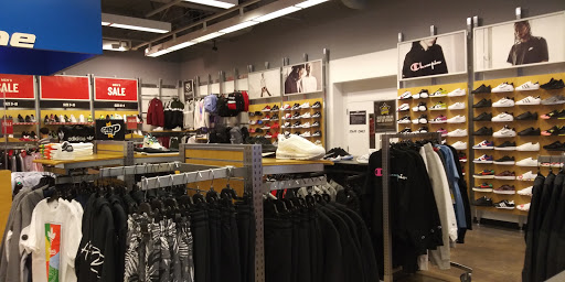 Shopping Mall «Chicago Premium Outlets», reviews and photos, 1650 Premium Outlet Blvd, Aurora, IL 60502, USA