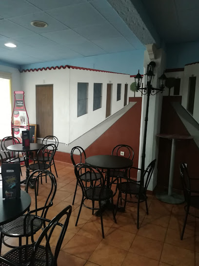 Bar La Calle - C. Pinta, 10, 21610 San Juan del Puerto, Huelva, Spain