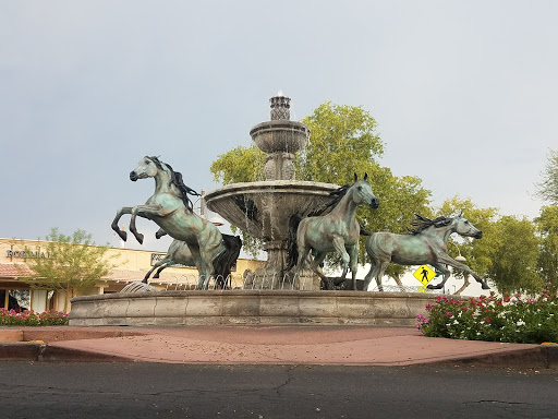 Shopping Mall «Fifth Avenue Shopping District», reviews and photos, 7083 E 5th Ave, Scottsdale, AZ 85251, USA