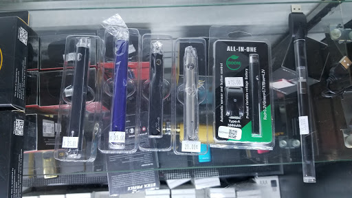 Tobacco Shop «Heights Head Smoke Shop», reviews and photos, 6412 N Main St b, Houston, TX 77009, USA