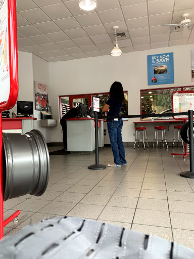 Tire Shop «Discount Tire Store - Chamblee, GA», reviews and photos, 4900 Peachtree Rd, Chamblee, GA 30341, USA