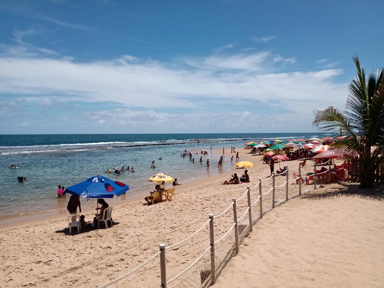 Zdjęcie Praia de Arembepe z przestronna plaża