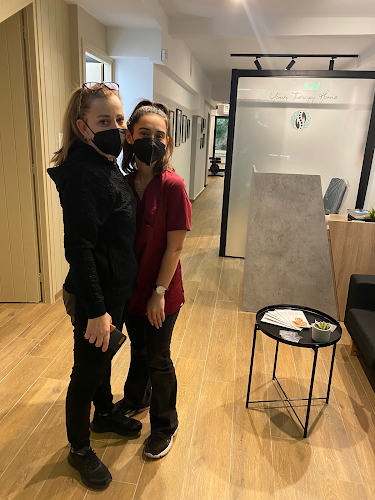 Opinii despre PhysioTherapy Imarhiagbe Kolonaki - Κέντρο Φυσικοθεραπείας Ιμαριαγκμπε Δημοσθενης în Αθήνα - Φυσικοθεραπευτής