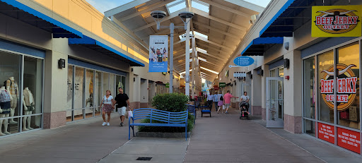 Shopping Mall «Jersey Shore Premium Outlets», reviews and photos, 1 Premium Outlet Blvd, Tinton Falls, NJ 07753, USA