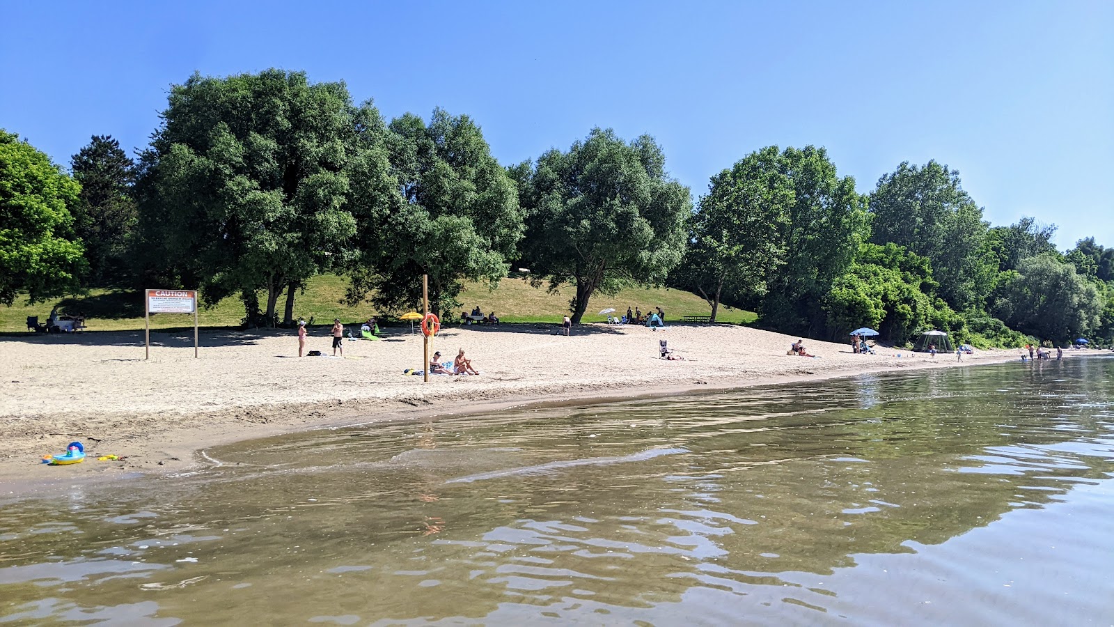 Foto di Port Burwell Beach con una superficie del sabbia beige