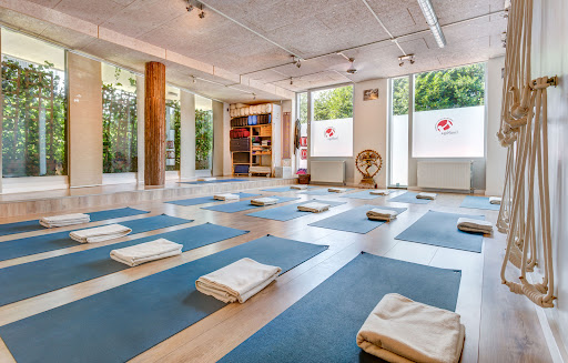 LiveYoga Amsterdam - Boutique Yoga & Pilates Studio