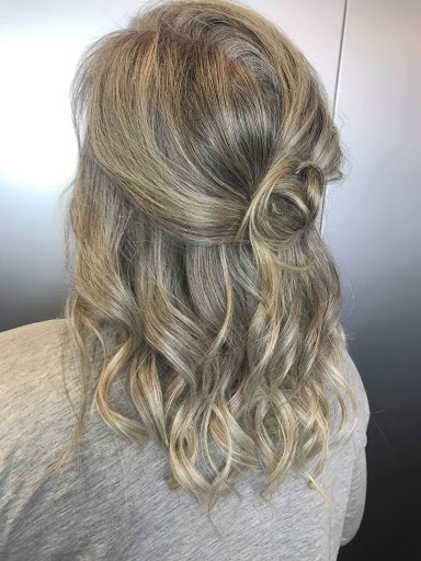 Beauty Salon «Lunatic Fringe Salon Ohio», reviews and photos, 7033 Yankee Rd, Liberty Township, OH 45044, USA