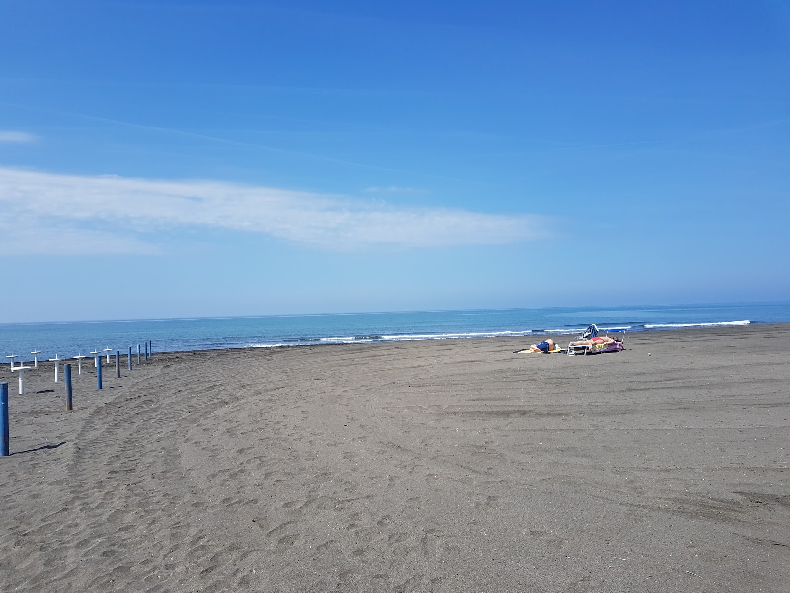 Foto van Montalto Marina beach II met blauw water oppervlakte