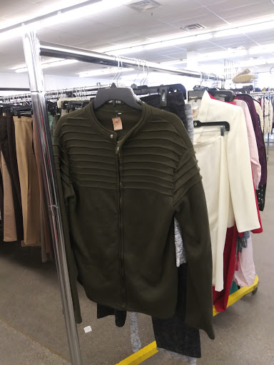 Thrift Store «The Salvation Army Family Store & Donation Center», reviews and photos, 26065 Greenfield Rd, Southfield, MI 48076, USA