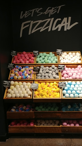 Cosmetics Store «Lush», reviews and photos, 112 E Broadway, Bloomington, MN 55425, USA
