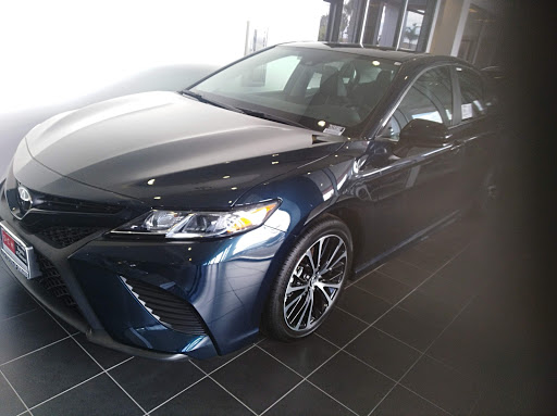 Toyota Dealer «DCH Toyota of Oxnard», reviews and photos, 1631 Auto Center Dr, Oxnard, CA 93036, USA