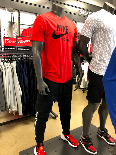 Clothing Store «Nike Factory Store», reviews and photos, 241 Fort Evans Road Northeast #510, Leesburg, VA 20176, USA