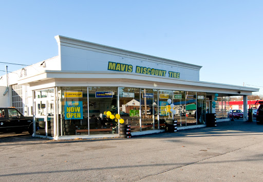 Tire Shop «Mavis Discount Tire», reviews and photos, 145 S Broadway, Saratoga Springs, NY 12866, USA