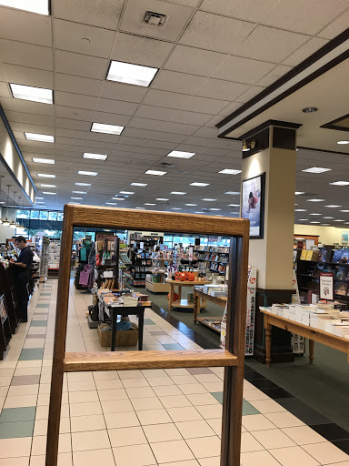 Book Store «Barnes & Noble», reviews and photos, 9891 Waterstone Blvd, Cincinnati, OH 45249, USA