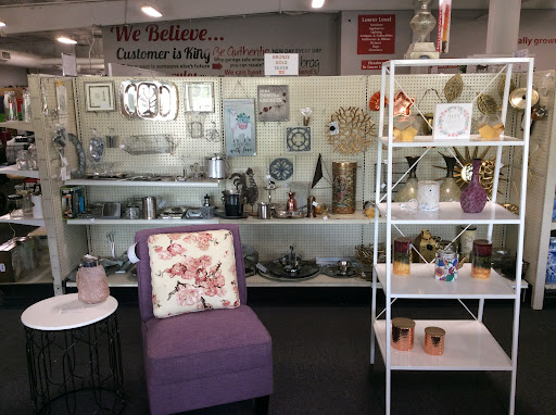 Thrift Store «Stuff Etc», reviews and photos, 2818 Commerce Dr, Coralville, IA 52241, USA