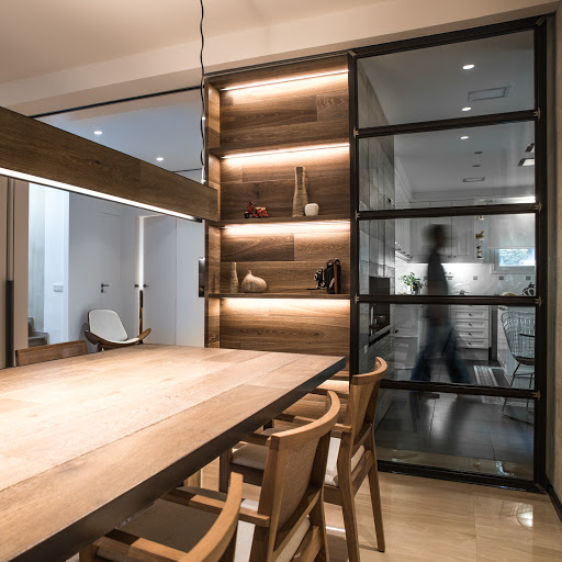 Solucions Integrals Ebenisteria i Vidre, S.L.