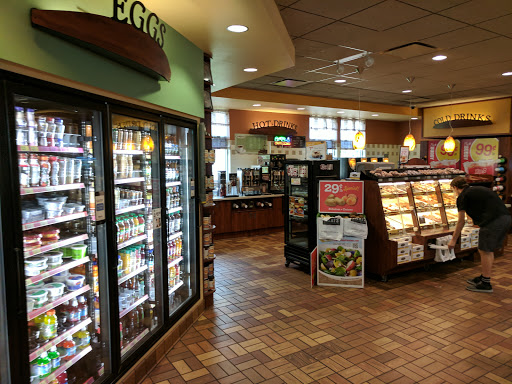 Convenience Store «Kwik Trip #633», reviews and photos, 2715 Golf Rd, Eau Claire, WI 54701, USA