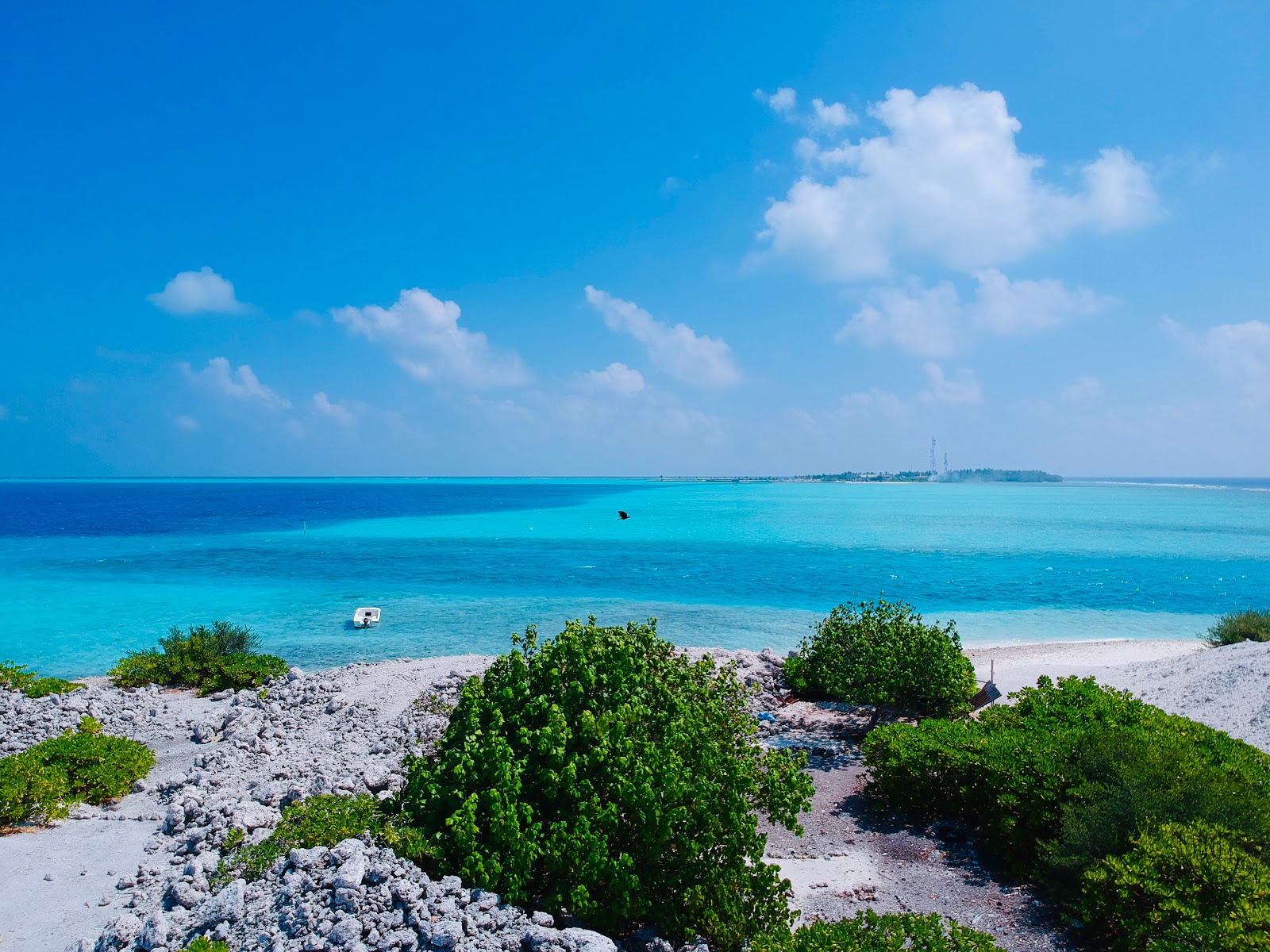 Foto van Velifaru island Beach met hoog niveau van netheid