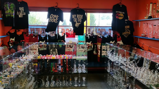 Tobacco Shop «The Bong Smoke Shop», reviews and photos, 225 Lancaster Dr SE, Salem, OR 97317, USA