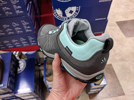 Shoe Store «Tradehome Shoes», reviews and photos, 5019 2nd Ave, Kearney, NE 68847, USA