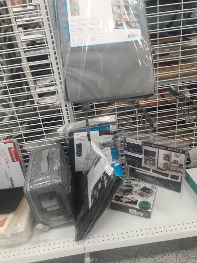 Clothing Store «Ross Dress for Less», reviews and photos, 10700 MacArthur Blvd, Oakland, CA 94605, USA