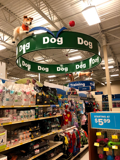 Pet Supply Store «PetSmart», reviews and photos, 13150 Middlebelt Rd, Livonia, MI 48150, USA