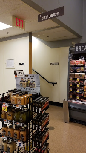 Grocery Store «Stop & Shop», reviews and photos, 35 Washington St, Lynn, MA 01904, USA