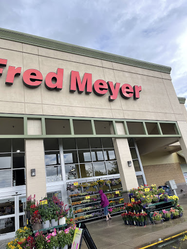 Grocery Store «Fred Meyer», reviews and photos, 555 Trosper Rd SW, Tumwater, WA 98512, USA