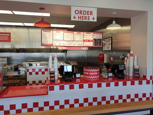 Shopping Mall «Townline Square Shopping Center», reviews and photos, 533 S Broad St, Meriden, CT 06450, USA