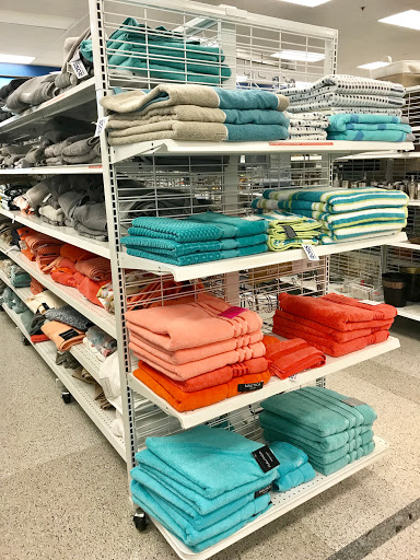 Clothing Store «Ross Dress for Less», reviews and photos, 1700 Lake Woodlands Dr, The Woodlands, TX 77380, USA