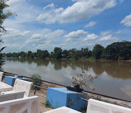 Restaurant Red Leach Mae Klong River, Ratchaburi photo