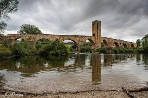Puente medieval image