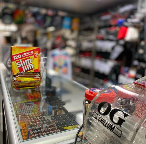 Tobacco Shop «Platinum Smoke Shop», reviews and photos, 5901 Mission St, San Francisco, CA 94112, USA