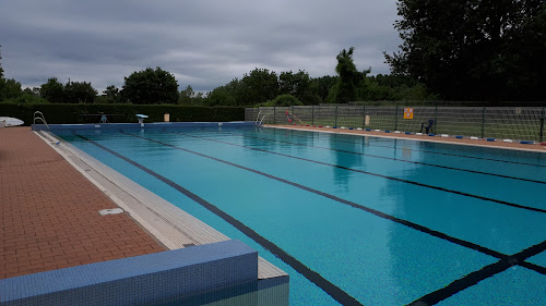 Piscine de Châteauneuf-sur-Sarthe à Les Hauts-d'Anjou