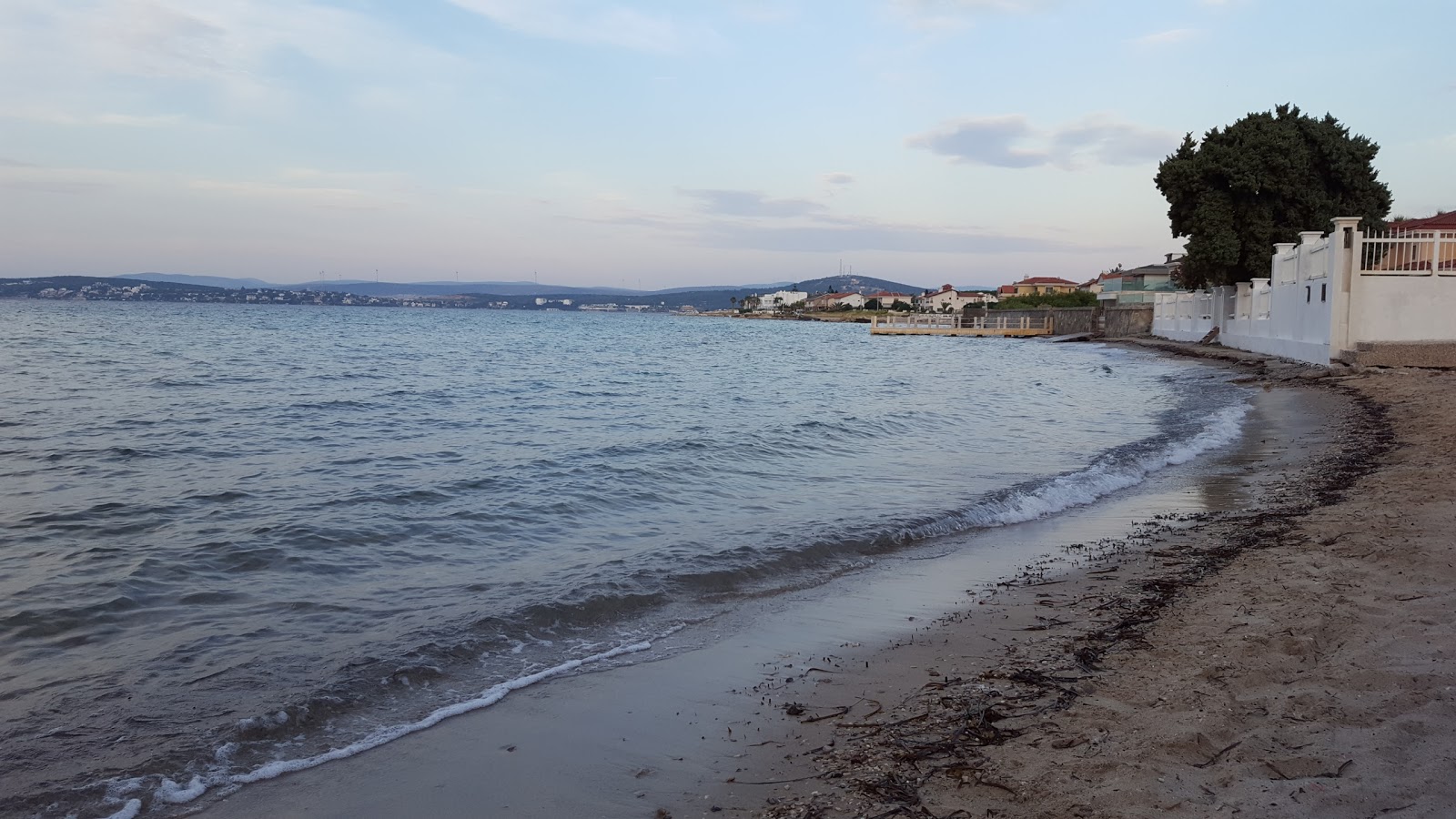 Fotografija Bonjour Rst. beach in naselje