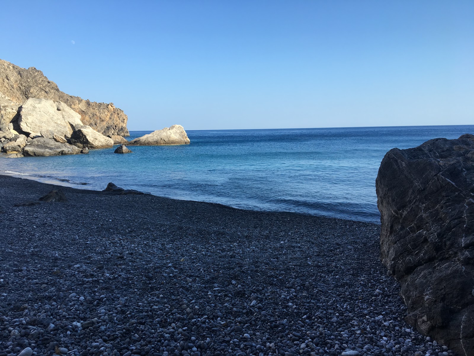 Washing beach的照片 带有碧绿色纯水表面