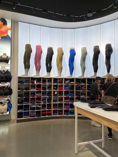 Sportswear Store «lululemon», reviews and photos, 2223 N Westshore Blvd #264, Tampa, FL 33607, USA