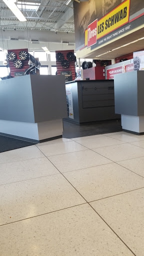 Tire Shop «Les Schwab Tire Center», reviews and photos, 163 S 50th Ave, Brighton, CO 80601, USA