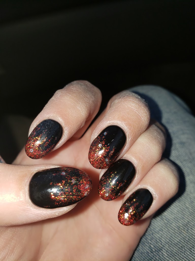 Luxury Nails & Spa 62056