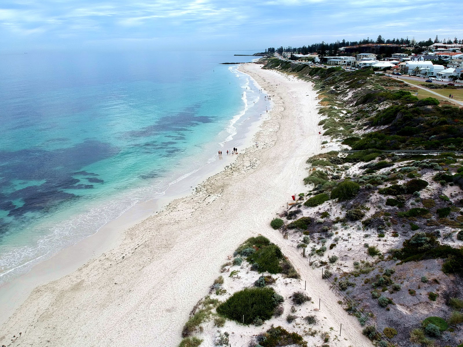 Foto von Dutch Inn Beach mit beiger sand Oberfläche