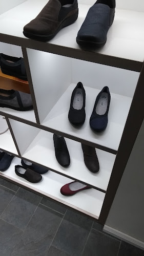 Comentarii opinii despre Clarks