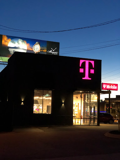 Cell Phone Store «T-Mobile», reviews and photos, 4117 Hillsboro Pike #100, Nashville, TN 37215, USA