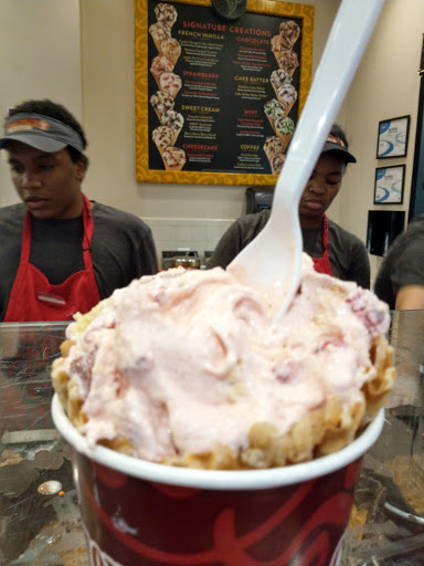 Ice Cream Shop «Cold Stone Creamery», reviews and photos, 1000 W Columbus Ave, Springfield, MA 01105, USA