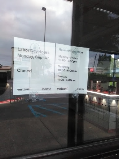 Cell Phone Store «Verizon Wireless - Cellular Plus», reviews and photos, 15115 SE McLoughlin Blvd, Milwaukie, OR 97267, USA