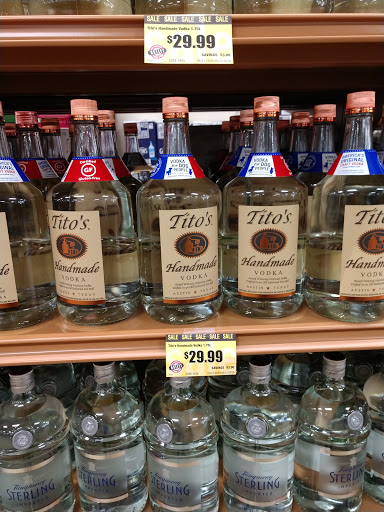State Liquor Store «NH Liquor & Wine Outlet», reviews and photos, 10 Benning St, West Lebanon, NH 03784, USA