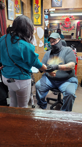 Tattoo Shop «Chi Town Tattoo & Body Piercing», reviews and photos, 5056 W Lawrence Ave, Chicago, IL 60630, USA